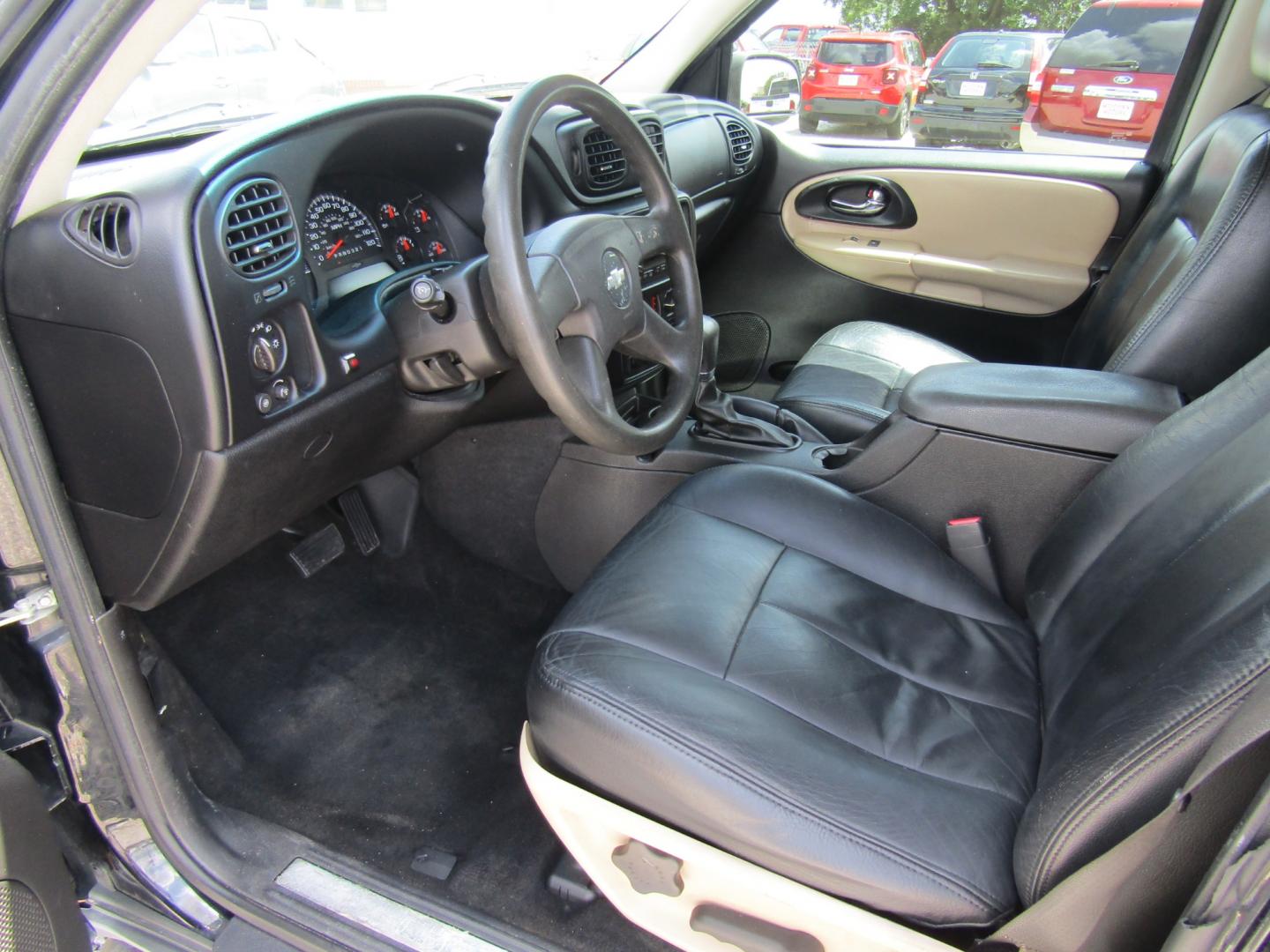 2007 Black /Black Chevrolet TrailBlazer LS1 2WD (1GNDS13S472) with an 4.2L L6 DOHC 24V engine, Automatic transmission, located at 15016 S Hwy 231, Midland City, AL, 36350, (334) 983-3001, 31.306210, -85.495277 - Photo#3